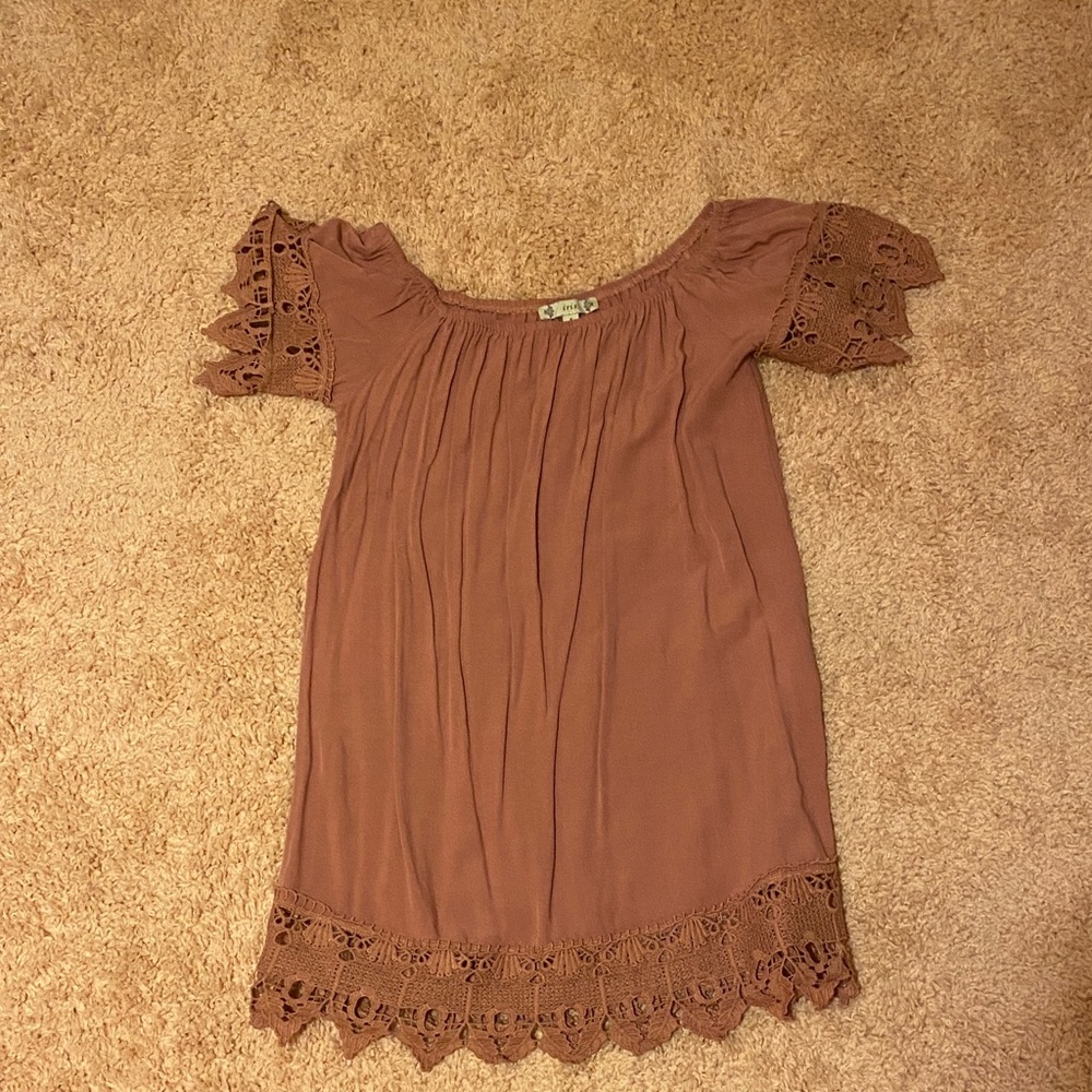 Elegant Lace Trimmed Mauve Top